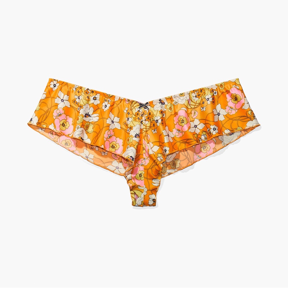 ✨ satin cheeky shorts